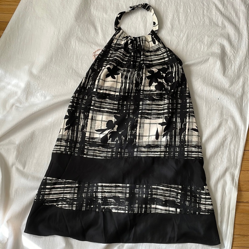 Jessica Simpson Halter dress flawless. Size 8.